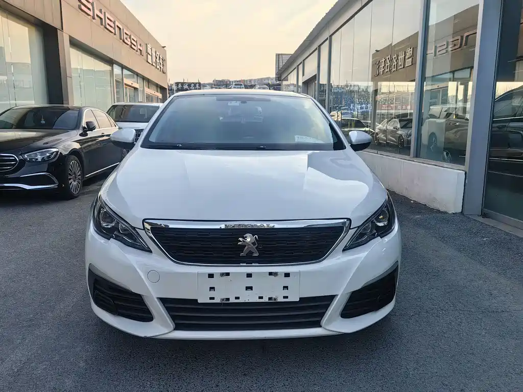Peugeot 308 2016 1.6L AT Fashion
