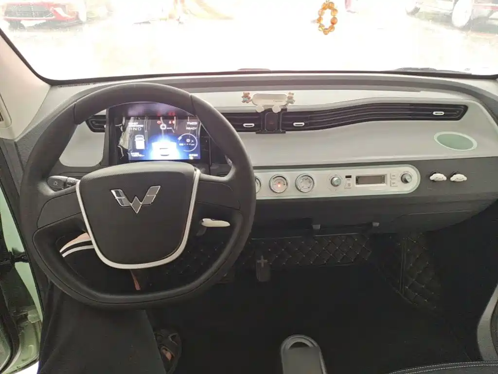 Wuling MINIEV — миниатюра 10