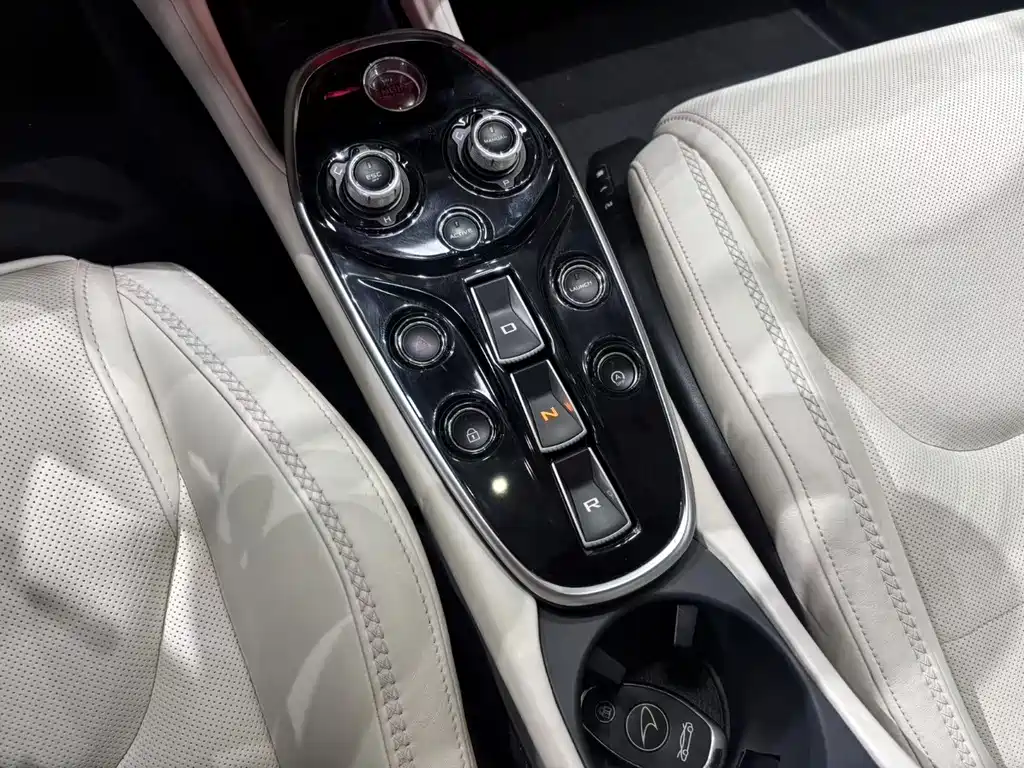 McLaren GT — миниатюра 6
