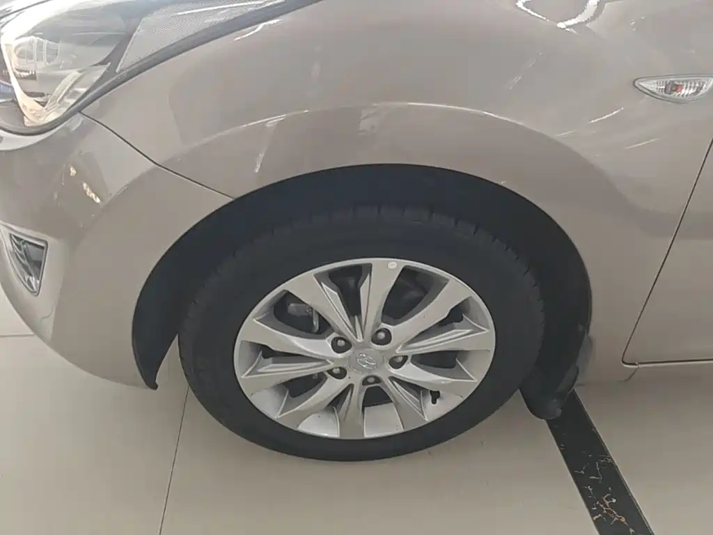 Hyundai Elantra Langdong — миниатюра 23