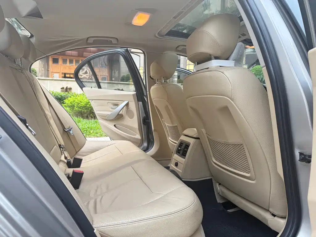 BMW 3 Series — миниатюра 12