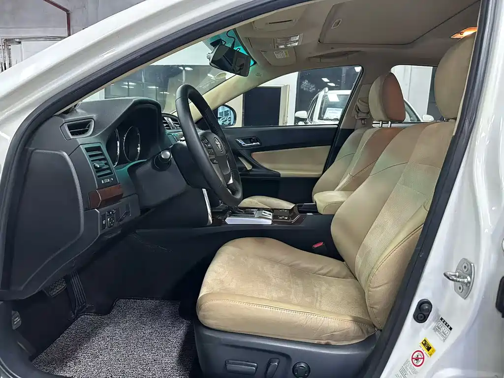 Toyota Reiz 2013 2.5V