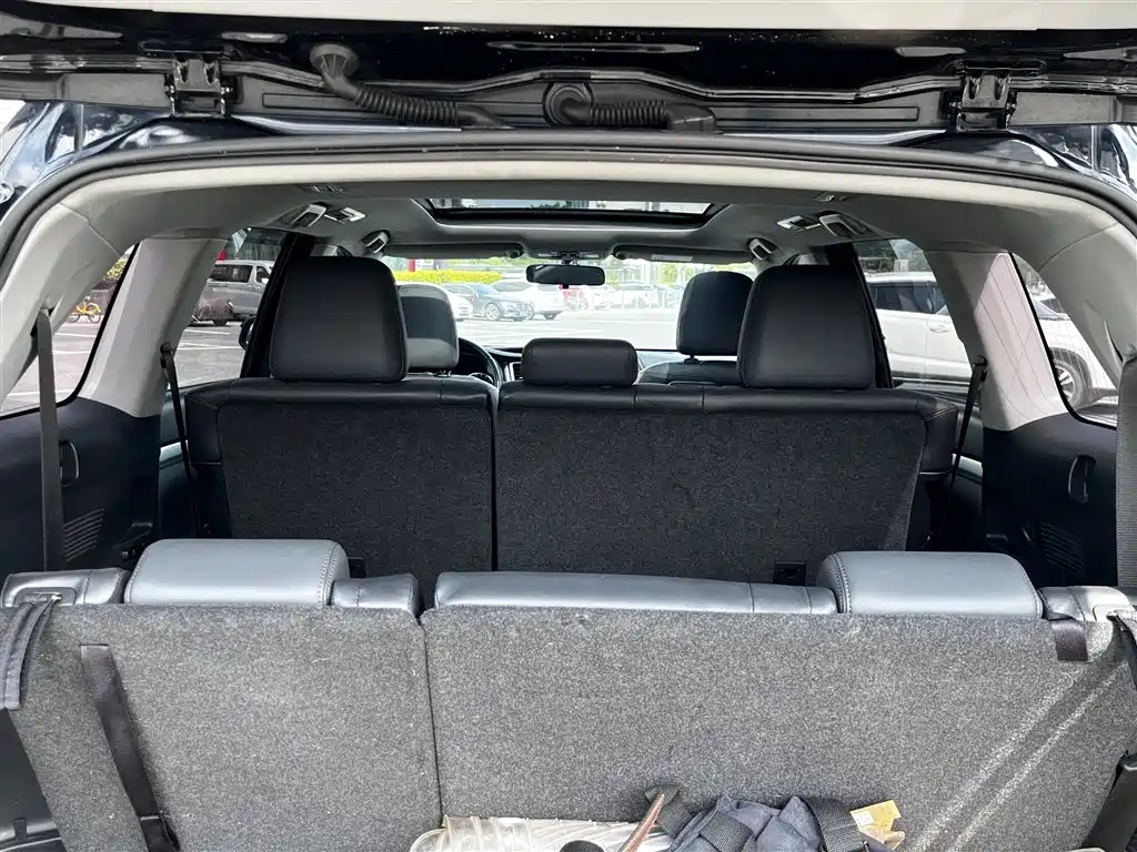 Toyota Highlander — миниатюра 14