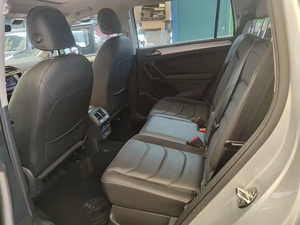 Volkswagen Tiguan L — миниатюра 17