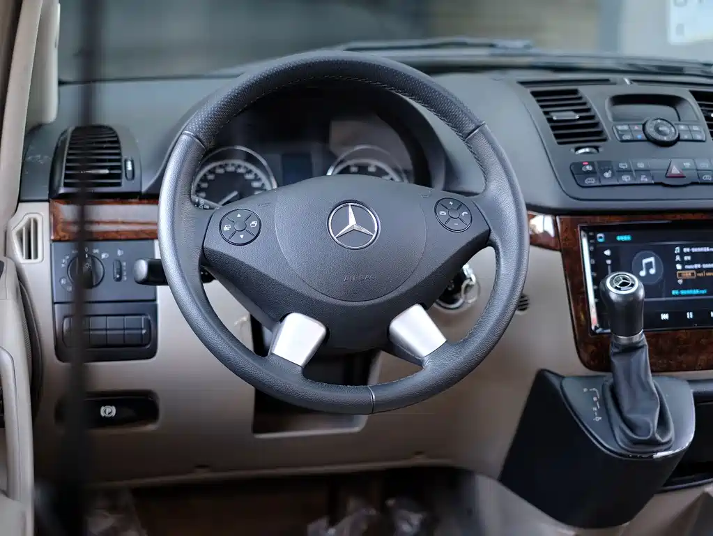Mercedes-Benz Viano — миниатюра 19