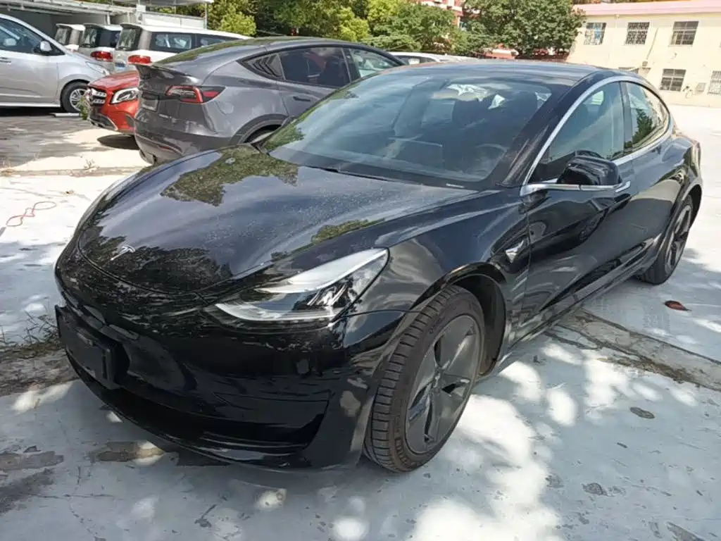 Tesla Model 3 — миниатюра 2