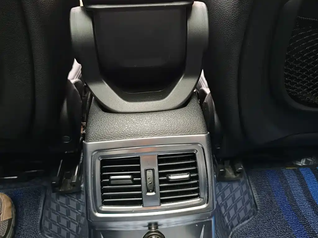 BMW X1 — миниатюра 12