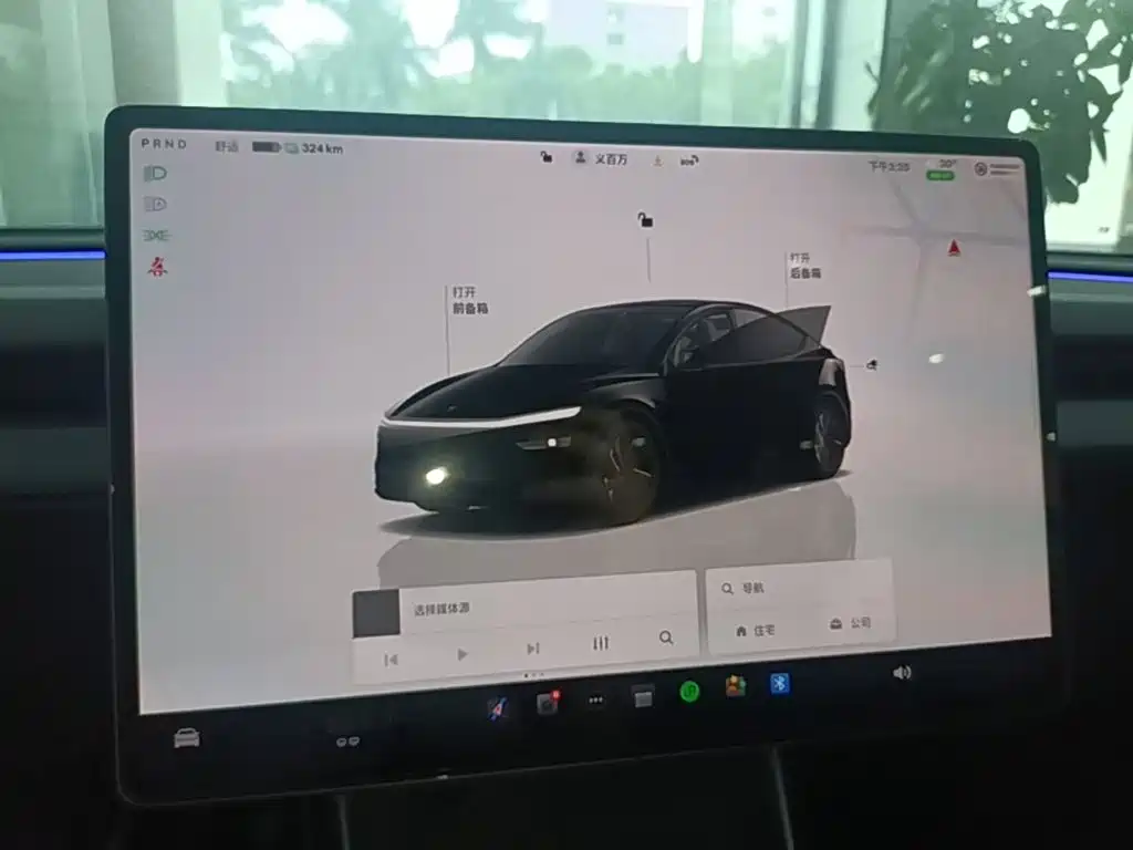 Tesla Model Y — миниатюра 13