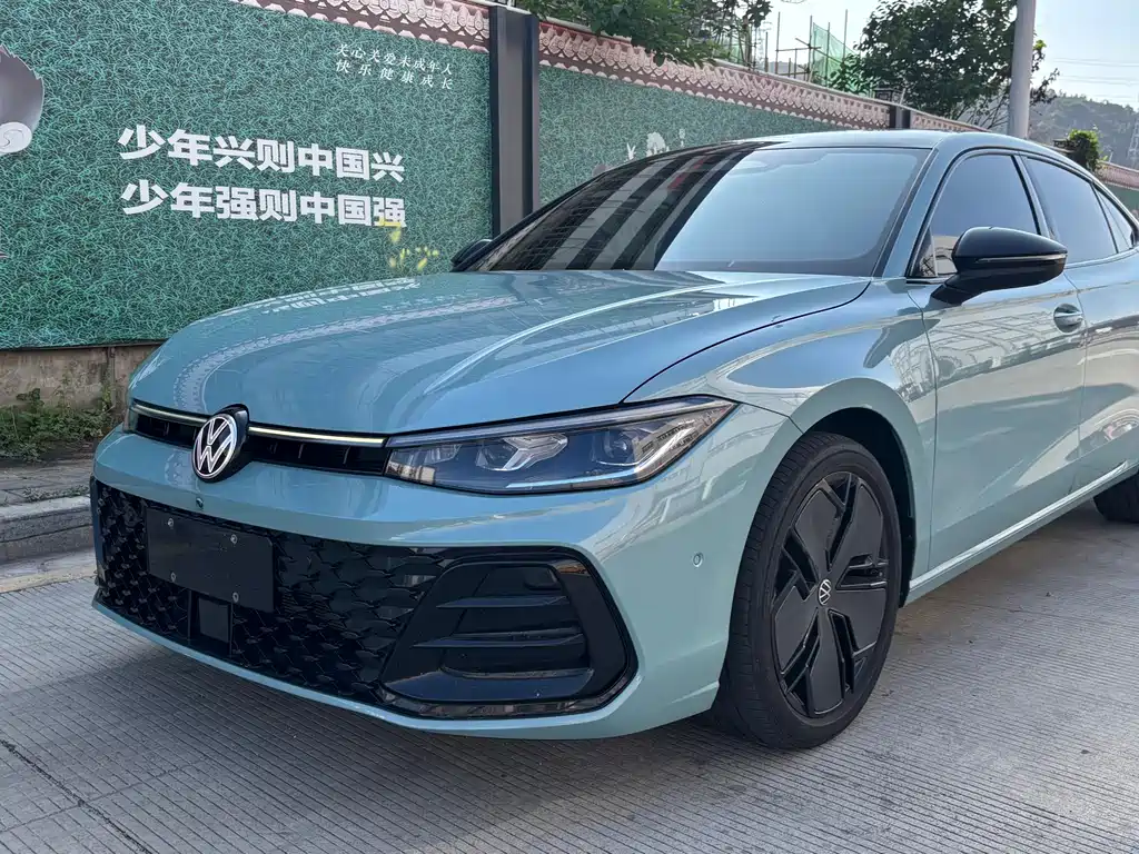Volkswagen Passat 2024