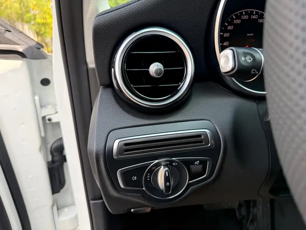 Mercedes-Benz C-Class — миниатюра 22