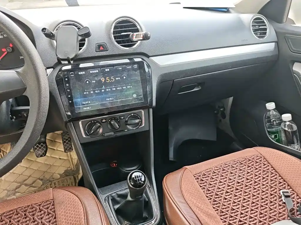 Volkswagen Jetta — миниатюра 13