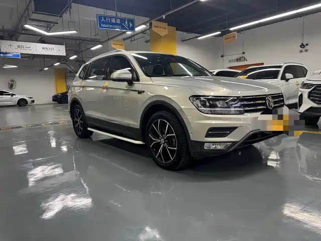 VOLKSWAGEN TIGUAN L 2020