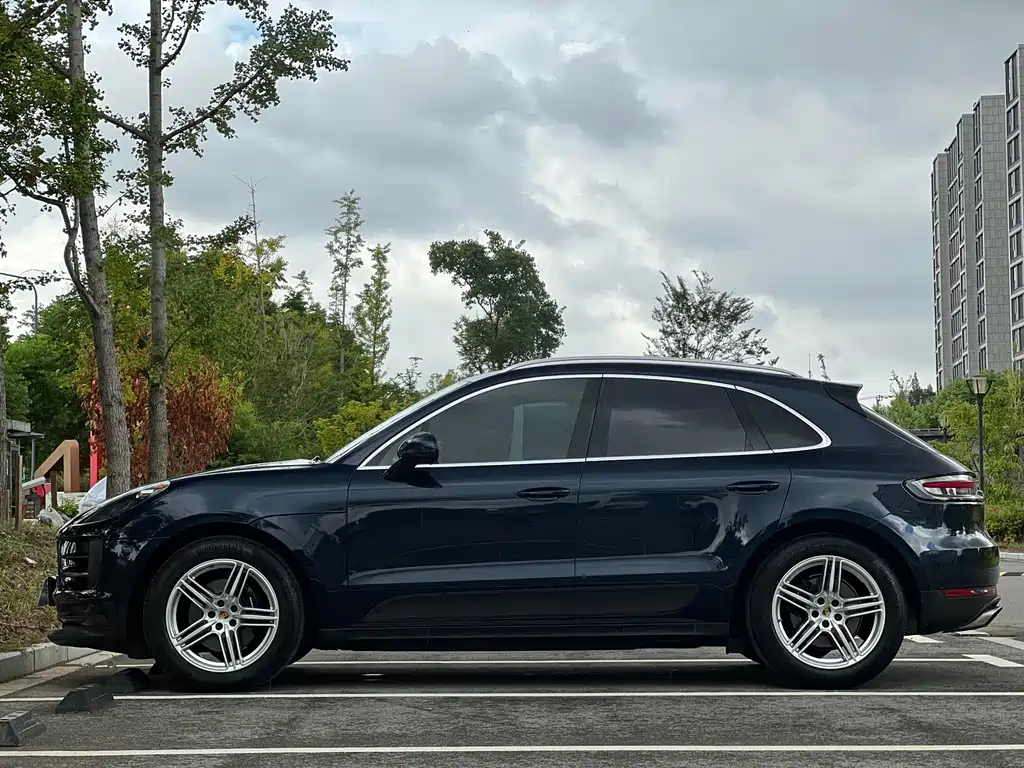 Porsche Macan — миниатюра 7