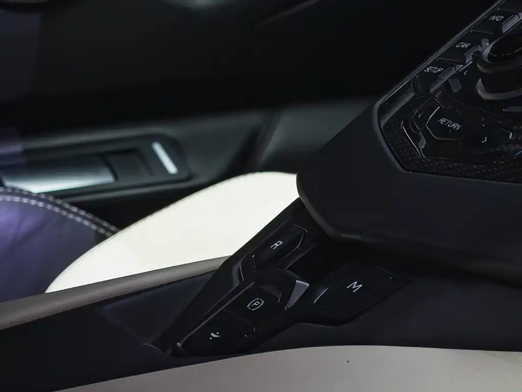 Lamborghini Aventador — миниатюра 18