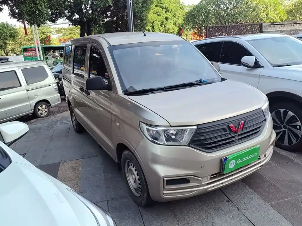 Wuling Hongguang V — миниатюра 4