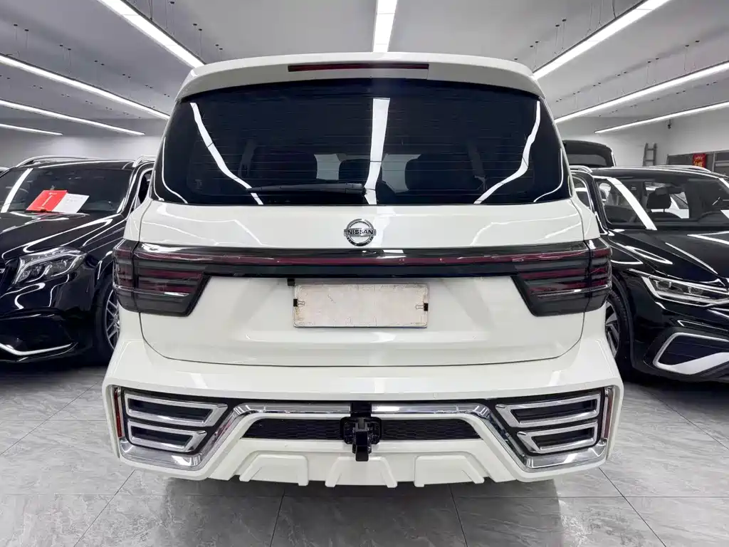 Nissan Patrol — миниатюра 5