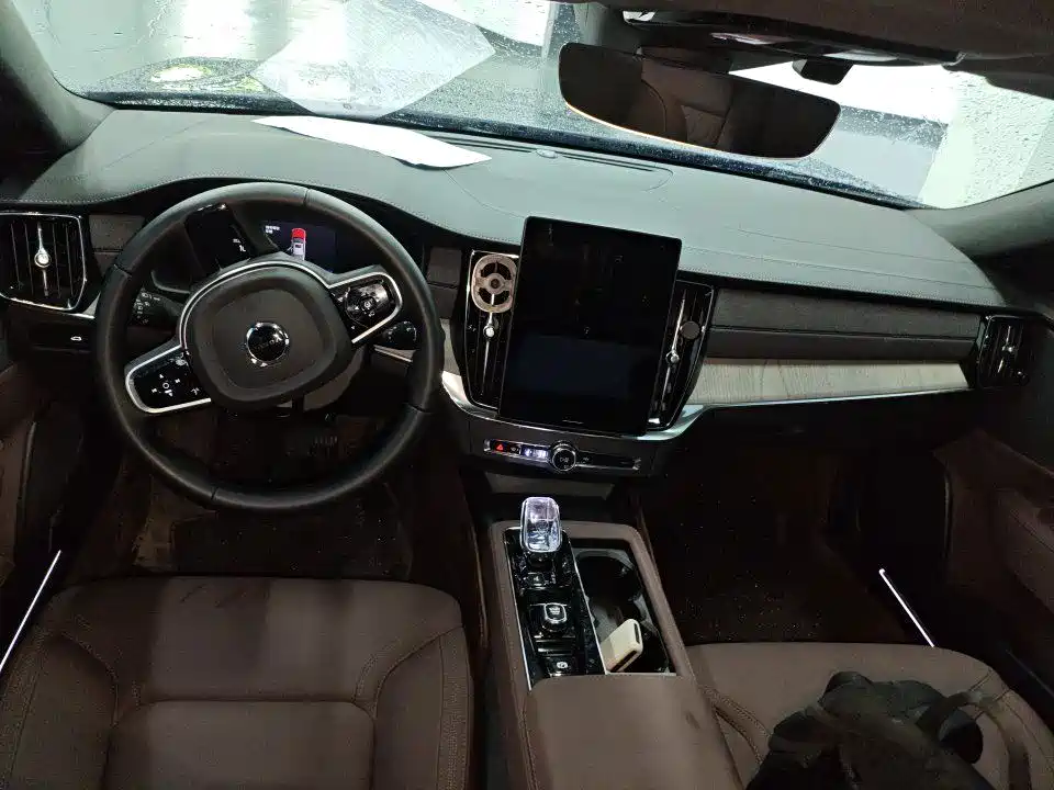 Volvo S90 — миниатюра 5