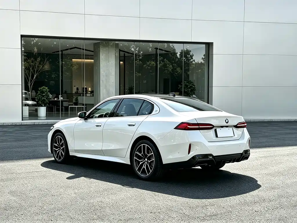 BMW i5 — миниатюра 15