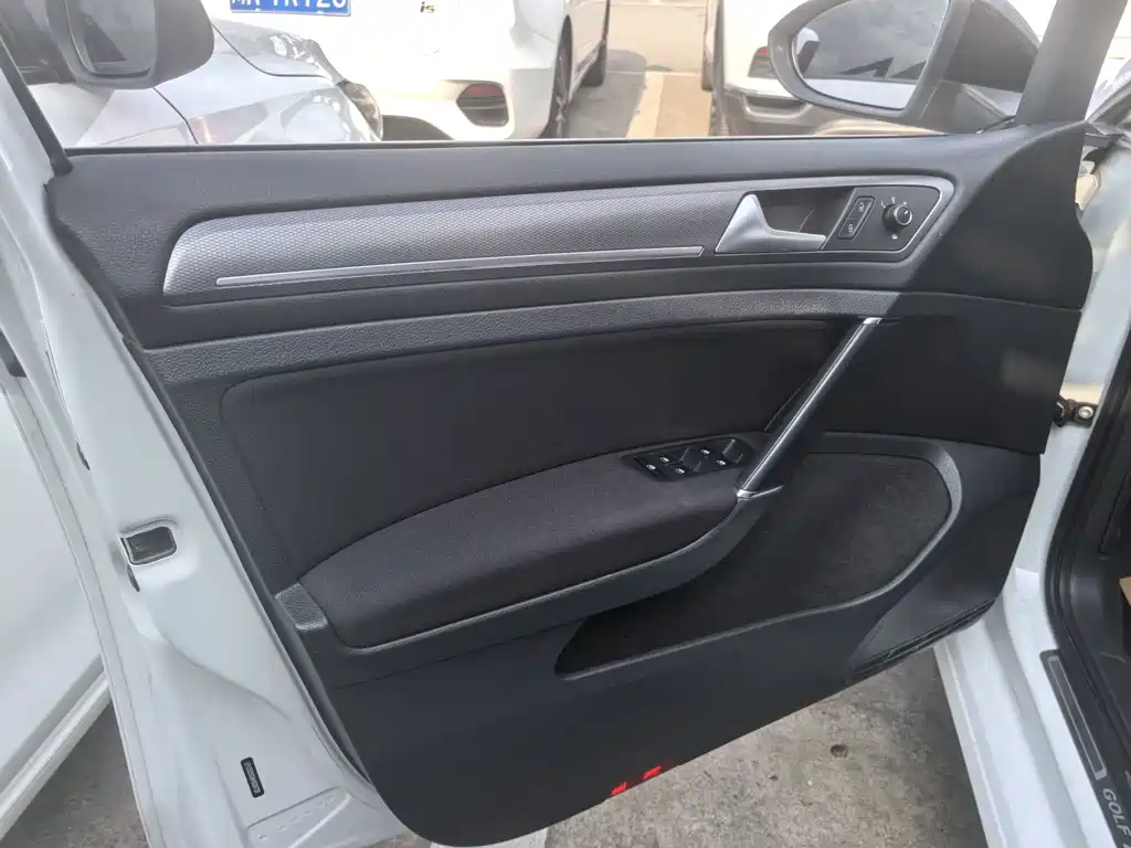Volkswagen Golf — миниатюра 15