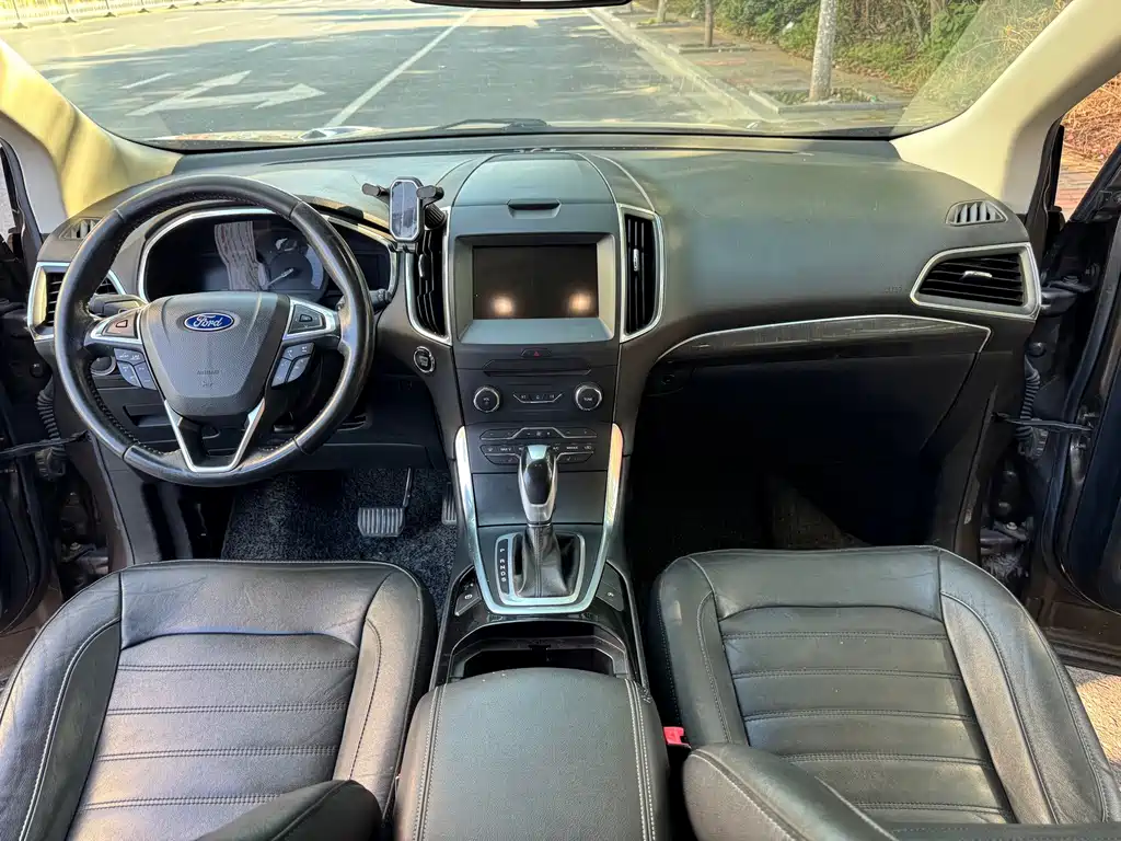 Ford Edge — миниатюра 8