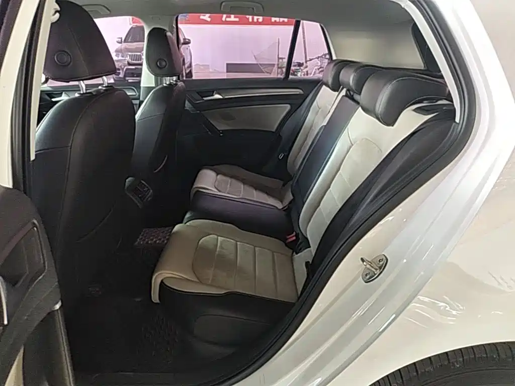 Volkswagen Golf — миниатюра 17