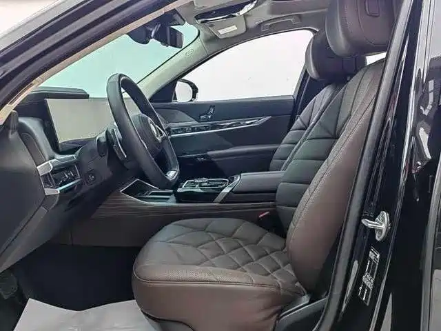 BMW 7 Series — миниатюра 16