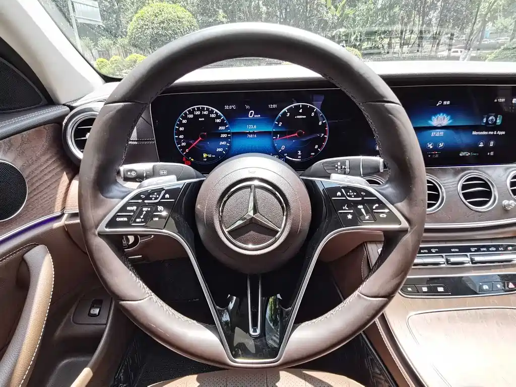 MERCEDES-BENZ E CLASS