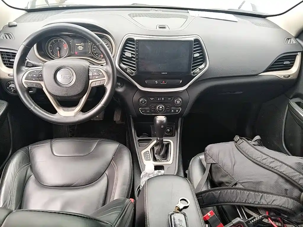 Jeep Cherokee — миниатюра 10
