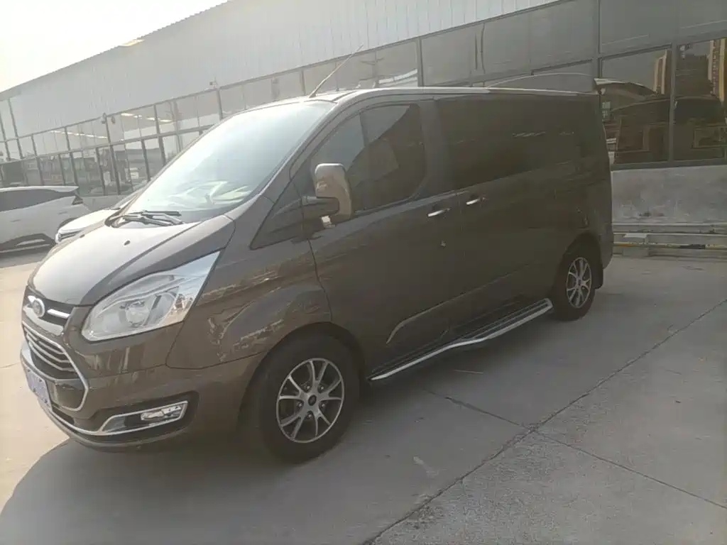 Ford Tourneo — миниатюра 2