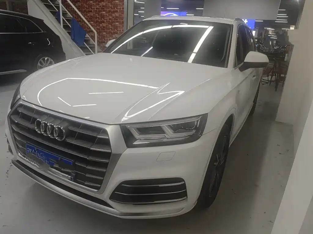 Купить Audi Q5L