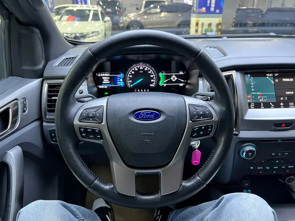 Ford Everest — миниатюра 5