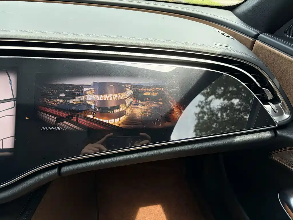 Mercedes-Benz E-Class — миниатюра 13
