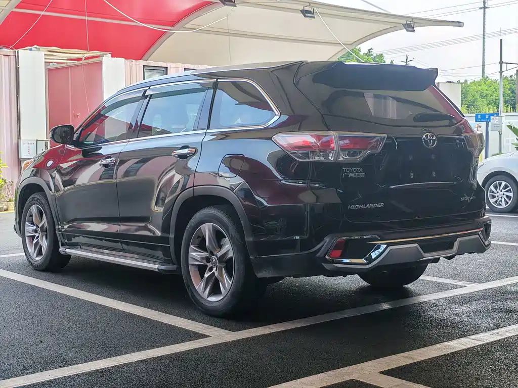 Toyota Highlander — миниатюра 7
