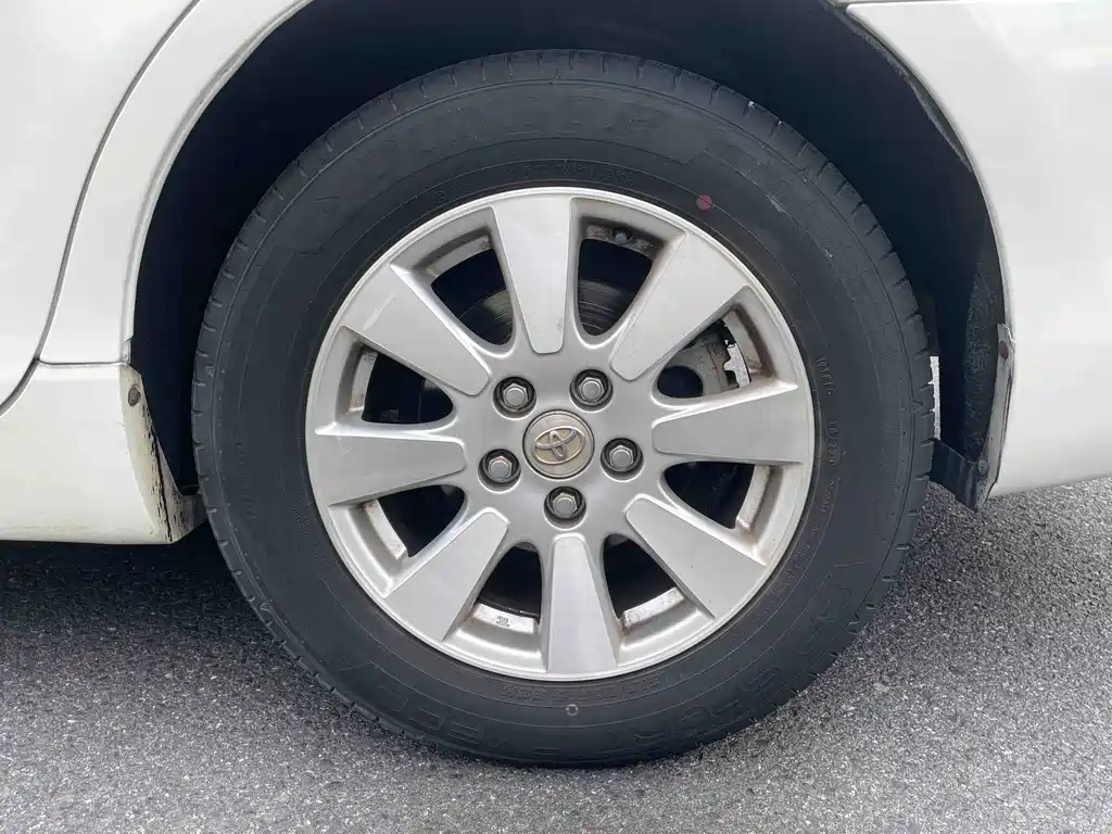 Toyota Camry — миниатюра 16