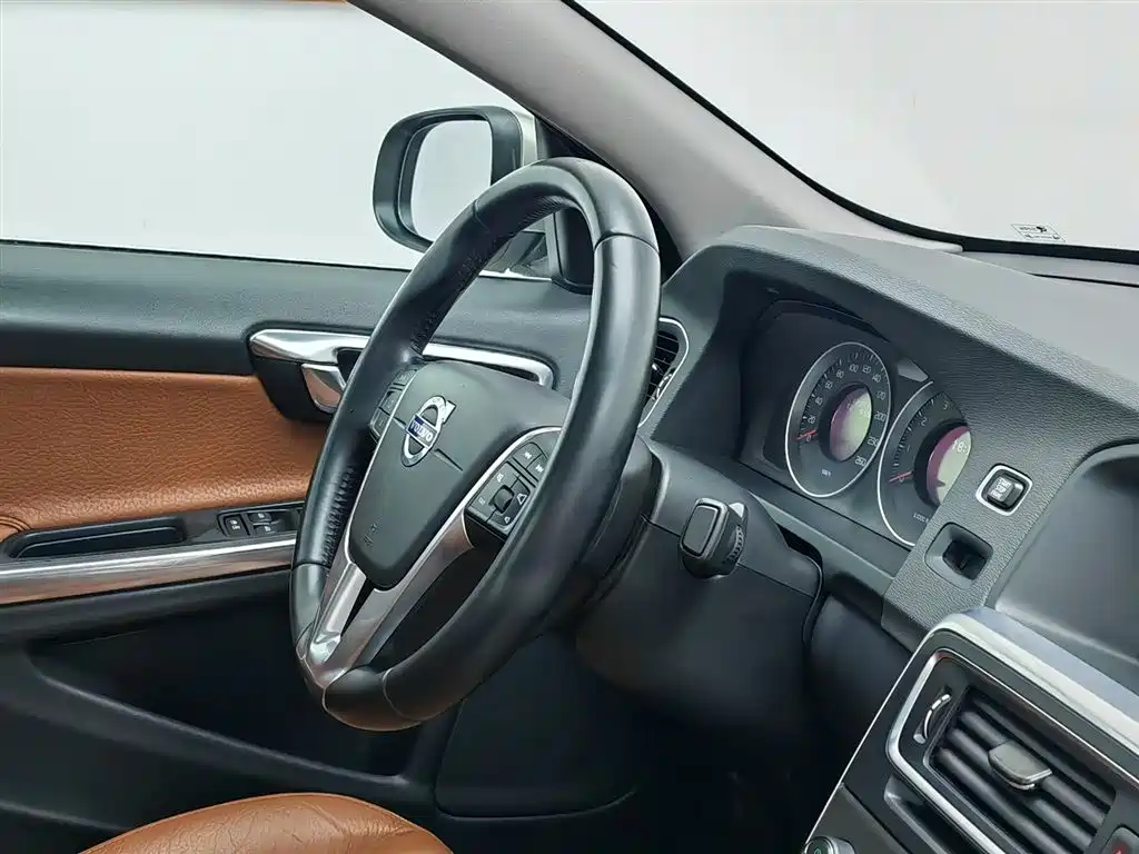 Volvo S60 (Import) — миниатюра 22