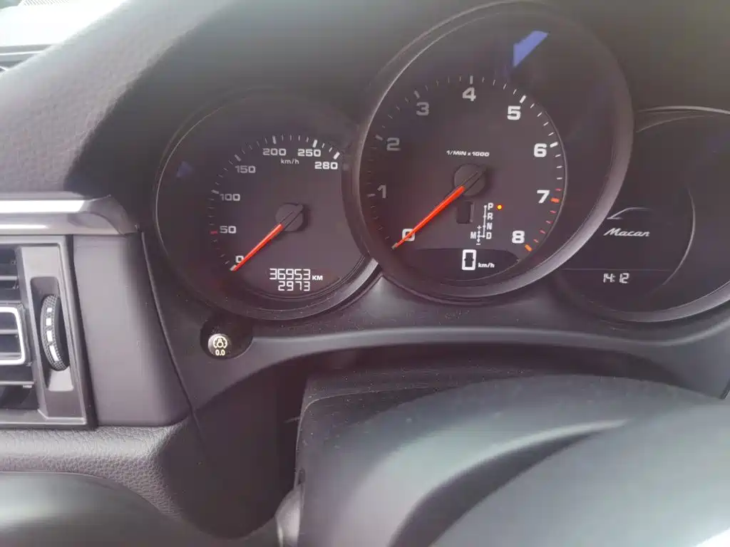 Porsche Macan — миниатюра 13