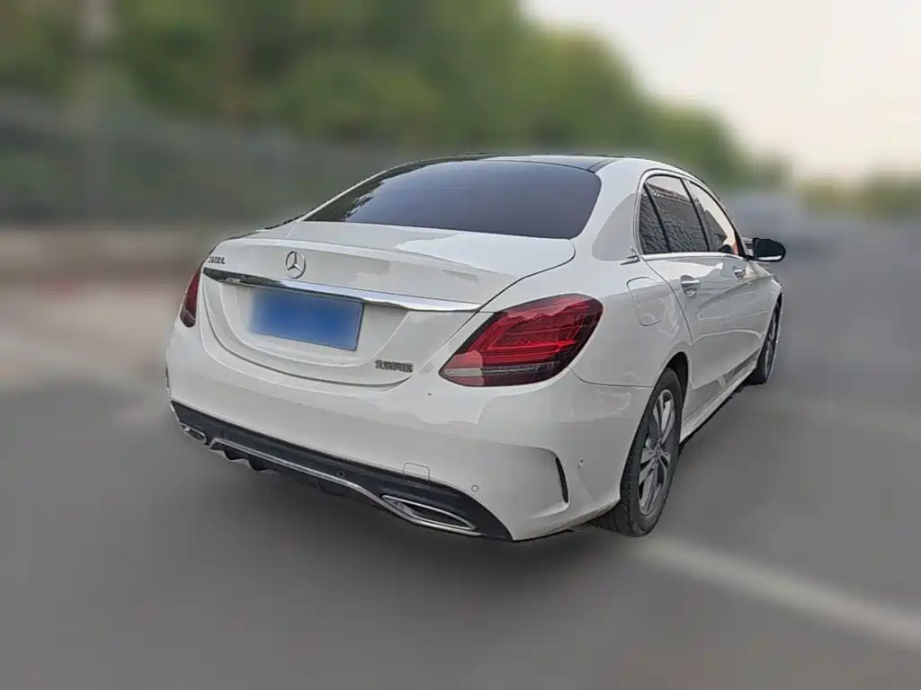 Mercedes-Benz C-Class — миниатюра 10