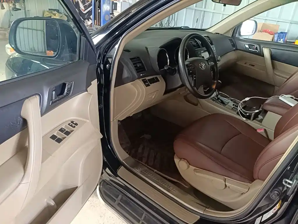 Toyota Highlander — миниатюра 16