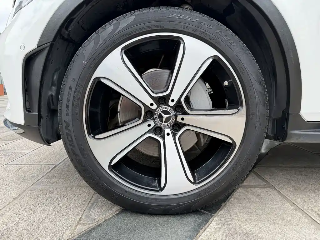 Mercedes-Benz GLC — миниатюра 12