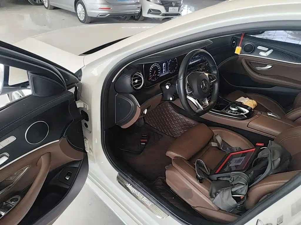 Mercedes-Benz E-Class — миниатюра 16