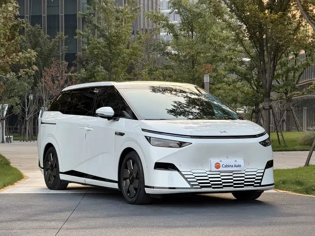XPeng X9 — миниатюра 3