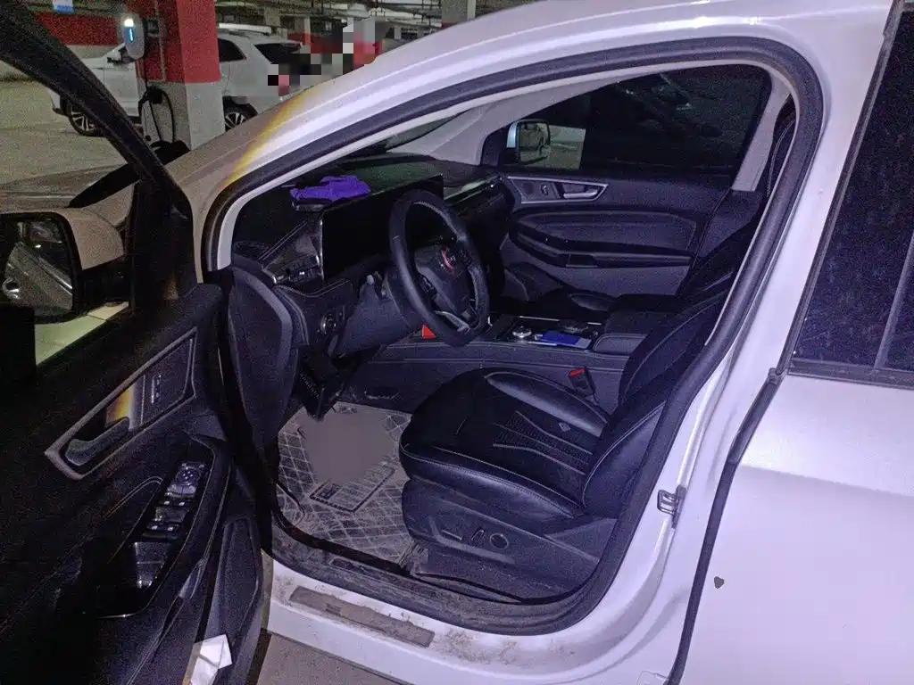 Ford Edge — миниатюра 8