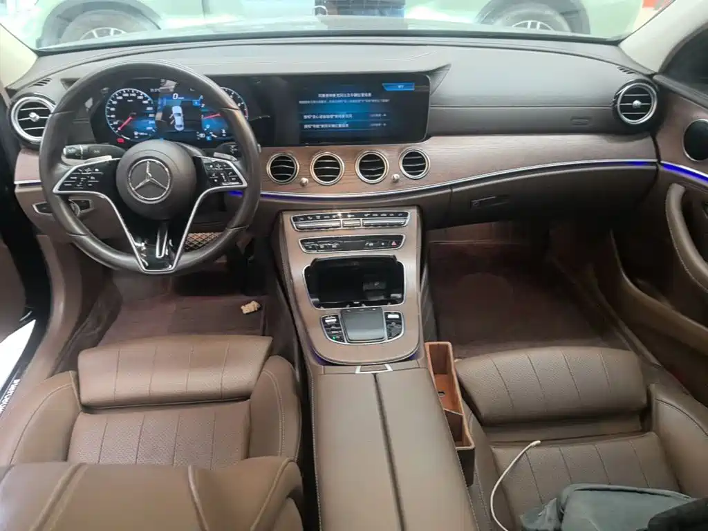 Mercedes-Benz E-Class — миниатюра 10