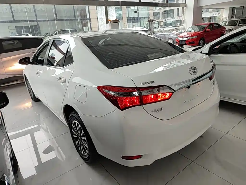 Toyota Corolla — миниатюра 5