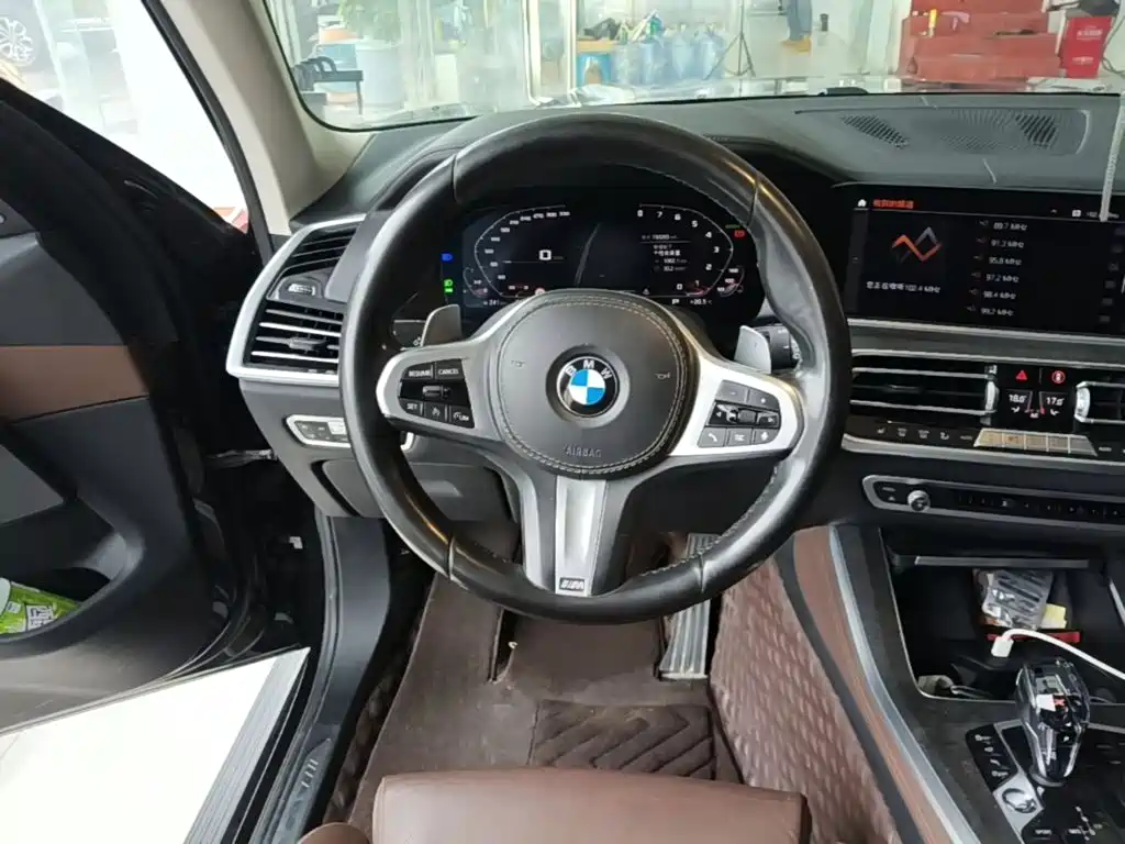 BMW X5 (Import) — миниатюра 11