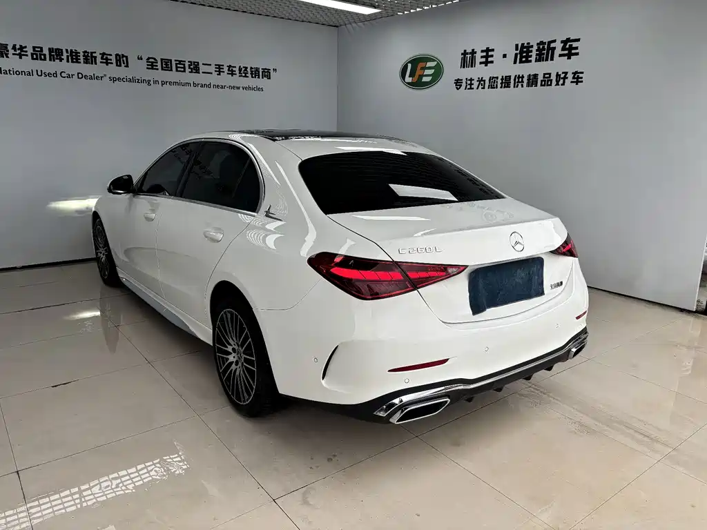 Mercedes-Benz C-Class — миниатюра 7