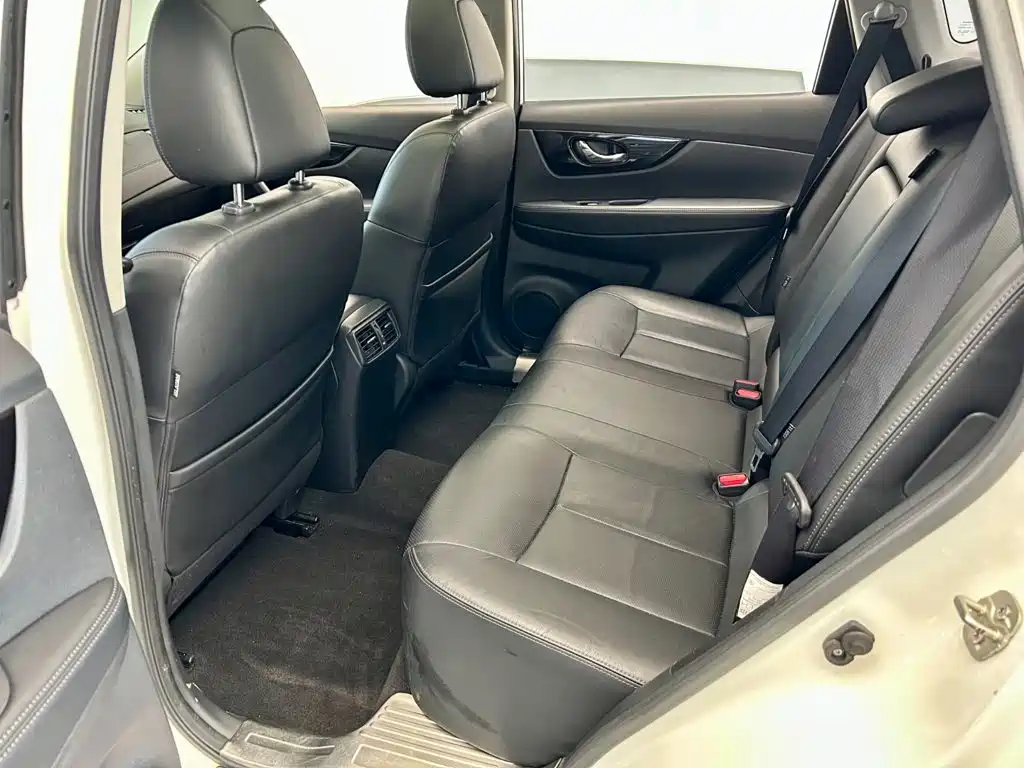 Nissan X-Trail — миниатюра 7