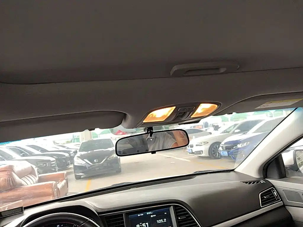 Hyundai Elantra — миниатюра 18