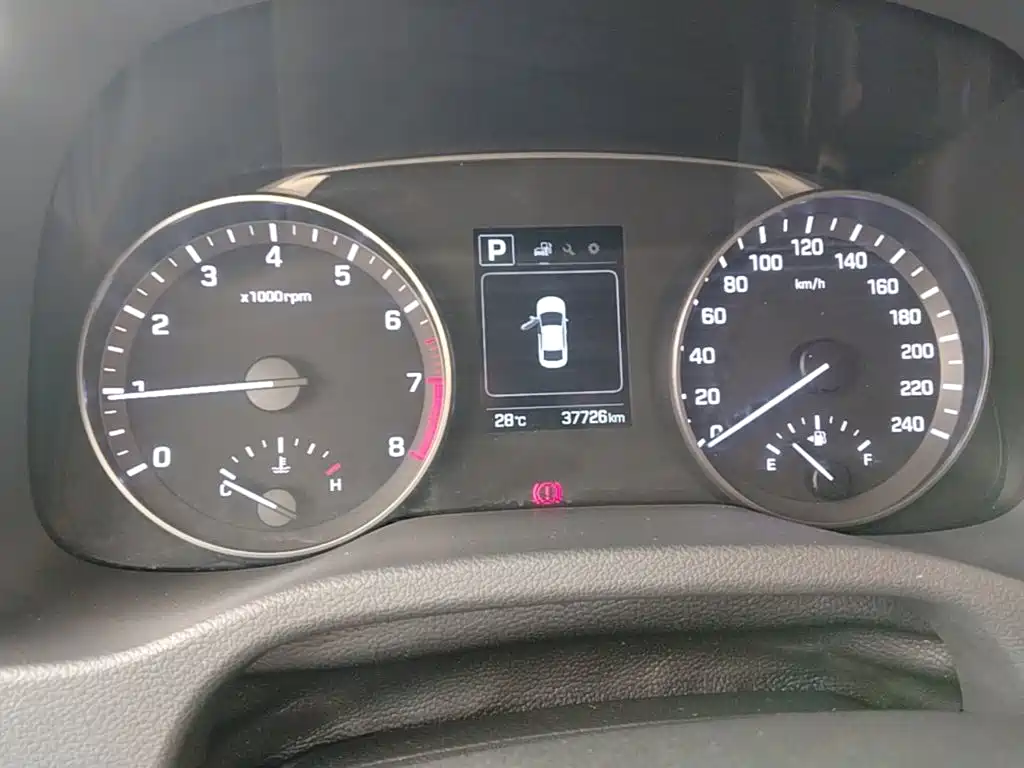 Hyundai Elantra — миниатюра 12