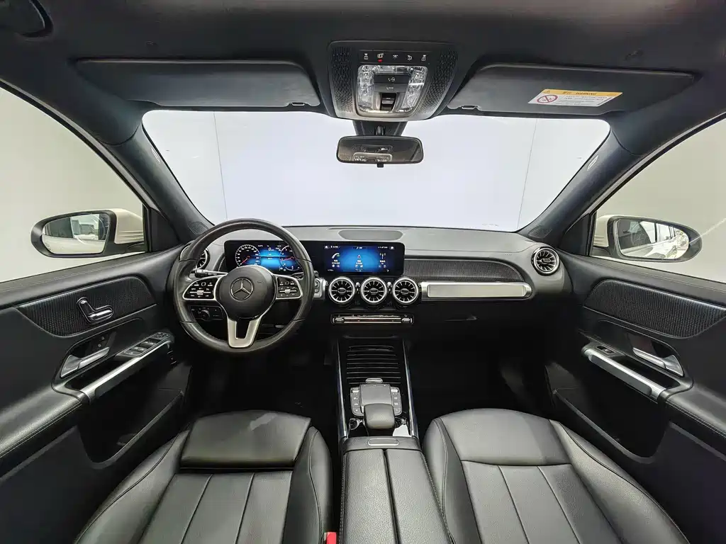 Mercedes-Benz GLB — миниатюра 10